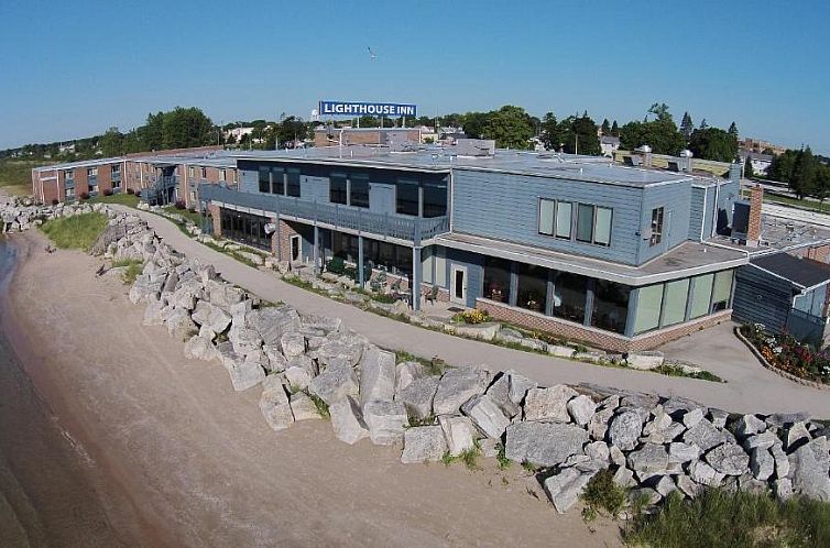 Lighthouse Inn - Two Rivers