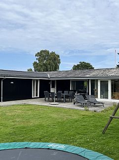 Holiday property Vakantiehuis "Snari" - 10m from the sea, Svendborg, Southern Denmark, Denmark