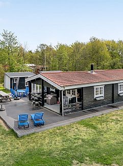 Holiday property Vakantiehuis "Luci" - 20m from the sea, Martofte, Southern Denmark, Denmark