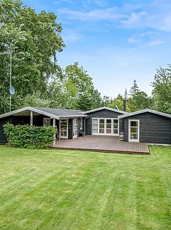 Vakantiewoning Vakantiehuis "Karanfilka" - 900m from the sea, Gedser, Seeland, Denemarken