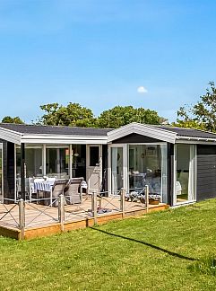Holiday property Vakantiehuis "Dzavid" - 10m from the sea, Knebel, Central Jutland, Denmark
