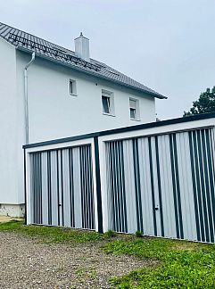 Apartment Hotel Gasthof Schützen, Laupheim, Baden-Württemberg, Germany