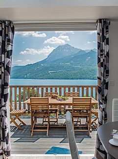 Apartment Appartement mit Blick auf das Wasser, Chorges, Provence / Cote d'Azur, France