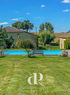Logement de vacances Geschakelde woning in Miradoux, Miradoux, Midi-Pyrénées, France