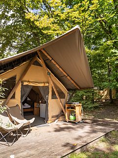 Tent house Cahutte, Versailles, Paris, France