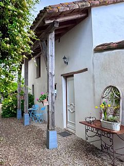 Special overnight stays Abbaye de Clairac, Clairac, Aquitaine, France