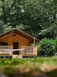 Tenthuis Wood, Douville, Aquitaine, Frankrijk