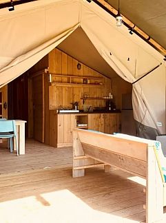 Séjour en tente Safaritent, Orgelet, Franche-Comté, France