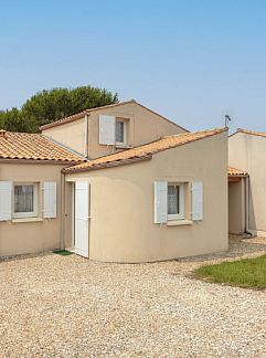 Holiday property Chez Laurent, Juignac, Poitou-Charentes, France
