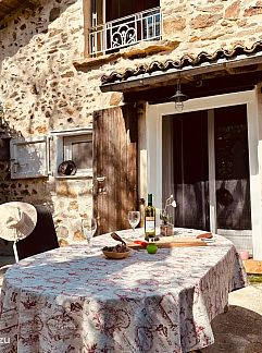Apartment Ruim appartement met terras &amp; tuin, Fomperron, Poitou-Charentes, France