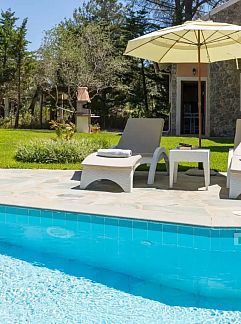 Logement de vacances Villa St. Nicholas House met zwembad, Dassia, Grèce central et Nord, Grèce