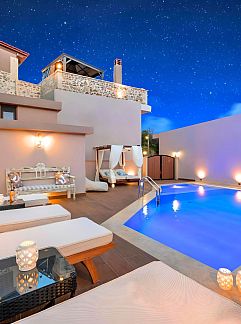 Logement de vacances Vakantiehuis Neue Villa Myre 3, Privater Pool und 3 Wohnunge, Argiroupoli, Crète, Grèce