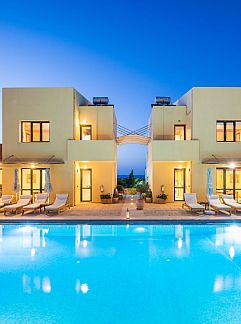 Logement de vacances Vakantiehuis Ferienvilla mit Garten, Grill und Terrasse, Maleme, Crète, Grèce