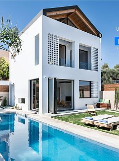 Logement de vacances Vakantiehuis am Strand mit Pool für eine oder zwei Familien, Agia Marina, Crète, Grèce