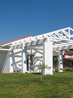 Logement de vacances Vakantiehuis White Villas BV, Douneika, Péloponnèse, Grèce