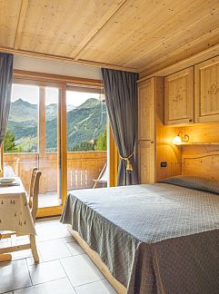 Apartment Appartement Smeraldo, Madesimo, Italian Lakes, Italy