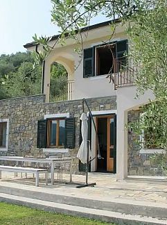 Holiday property Casa Bianca Apricale, Apricale, Liguria, Italy