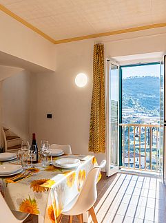 Apartment Appartement Villa in der Stadt-Privatparkplatz-Garten-6Gäst, Vallecrosia, Liguria, Italy