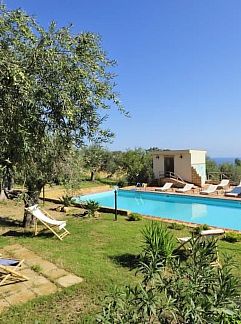 Holiday property Vakantiehuis Landhaus mit Blick auf die Äolischen Inseln, Patti, Sicily, Italy