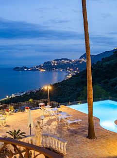 Appartement Appartement Wohnung 'Blue Wood' in Strandnähe, Letojanni, Sicile, Italie