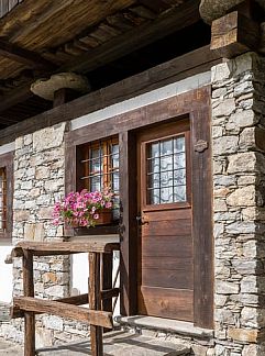 Vakantiewoning LAGO MAGGIORE - APPARTAMENTO Balcony & Patio VISTA FRONTE LA, OGGEBBIO (VB), Piemonte, Italië