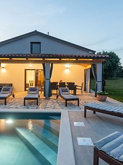 Ferienhaus Vakantiehuis mit Garten, Grill und Terrasse, Buje, Istrien, Kroatien