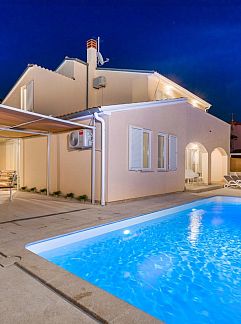 Vakantiewoning Vakantiehuis Villa Zara, Pula, Istrie, Kroatië