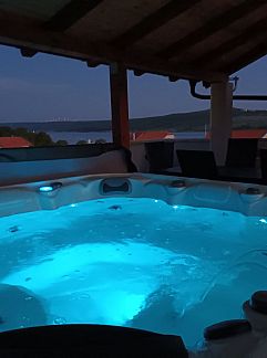 Ferienhaus Vakantiehuis in Posedarje mit großem Garten, Posedarje, Dalmatien, Kroatien