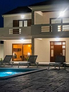 Ferienhaus Vakantiehuis in Posedarje mit großem Garten, Posedarje, Dalmatien, Kroatien
