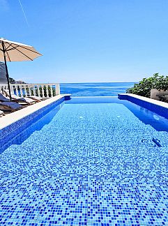 Apartment Appartement Ferienwohnung, Korcula/Zavalatica, Dalmatia, Croatia