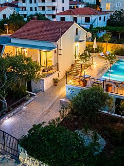 Apartment Appartement Margita, Brac/Supetar, Dalmatia, Croatia