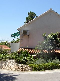 Appartement Appartement "Apartment Mate 3", Brac/Bol, Dalmatie, Croatie