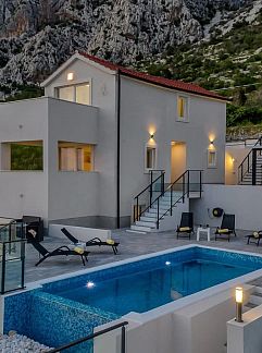 Appartement Appartement Tolle Wohnung in Drašnice mit Schönem Garten, Drasnice, Dalmatien, Kroatien
