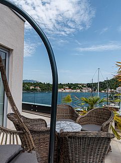Apartment Appartement "Antun" am Strand, Korcula/Racisce, Dalmatia, Croatia