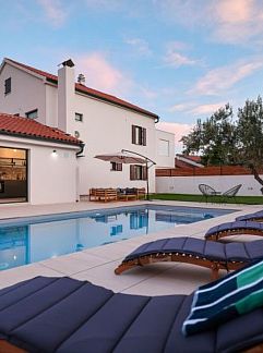 Ferienhaus Vakantiehuis Stone Villa Mia with pool, Debeljak, Dalmatien, Kroatien