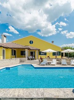 Ferienhaus Vakantiehuis Holiday Home Vesna with pool, Policnik, Dalmatien, Kroatien