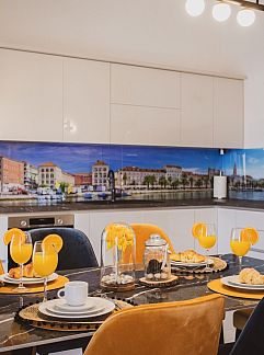 Appartement Appartement Große Ferienwohnung in Duće mit Privatem Balko, Dugi Rat, Dalmatien, Kroatien