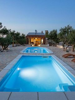 Ferienhaus Vakantiehuis Beautiful villa Lara in Vrana with pool, Drage, Dalmatien, Kroatien