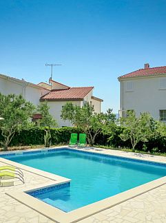 Vakantiewoning Vakantiehuis Villa Bloom garden, Sibenik, Dalmatie, Kroatië