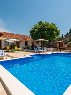 Ferienhaus Vakantiehuis Villa Didovi snovi with pool, Pristeg, Dalmatien, Kroatien