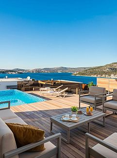 Holiday property Vrijstaande woning in Okrug Gornji, Okrug Gornji, Dalmatia, Croatia