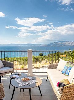 Apartment Appartement Rollstuhltauglich, Terrassen am Felsenstrand, Mirca, Dalmatia, Croatia