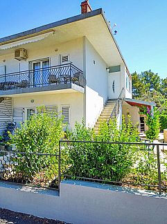 Appartement Appartement "Sara und Kike" direkt am Strand, Brodarica, Dalmatien, Kroatien