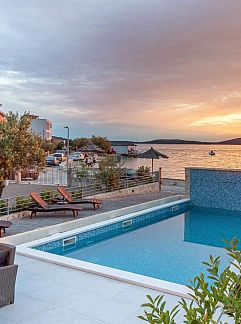 Ferienhaus Vakantiehuis Villa Felicita für 12 Personen in Zaboric, Brodarica/Zaboric, Dalmatien, Kroatien