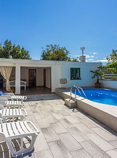 Ferienhaus Vakantiehuis Mediterranes Haus mit privatem Garten und Pool, Drivenik, Kvarner, Kroatien