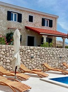 Ferienhaus Vakantiehuis mit Privatpool für 16 Personen ca. 160 m&sup2;, Pag/Novalja, Kvarner, Kroatien