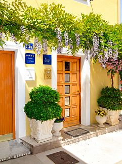 Apartment Appartement Villa Tara, Brsec, Kvarner, Croatia