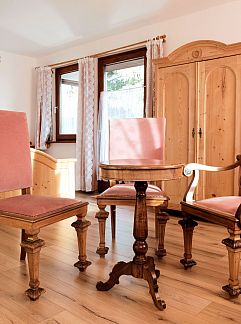 Apartment Appartement Diwani home stay Innsbruck, Innsbruck, Tyrol, Austria