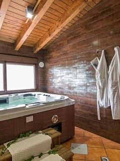Ferienhaus Vakantiehuis Das Upside Down House mit Whirlpool-Badewanne, Laroya, Andalusien, Spanien