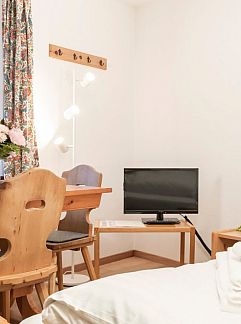 Apartment Appartement Chesa Calderas 6, Bever, Under Gräub / Grisons, Switzerland